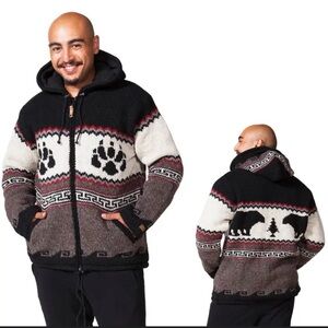 154–NWT Men's Black and White Zip-Up Sweater with Bear and Paw Design